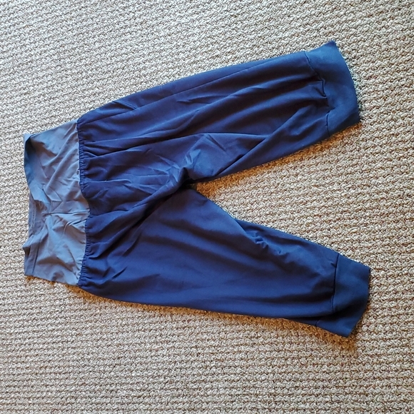 Maternity comfy capris - Picture 2 of 3